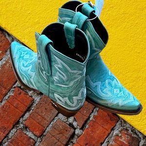 NIB - LANE BOOTS - Saratoga Bootie Turquoise Size 9